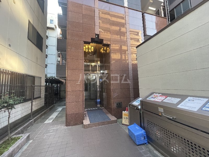 21/29 エントランス