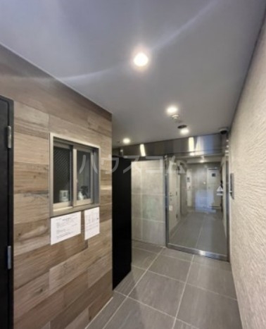 13/23 エントランス