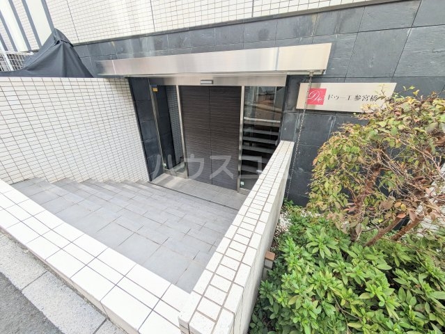 29/30 エントランス