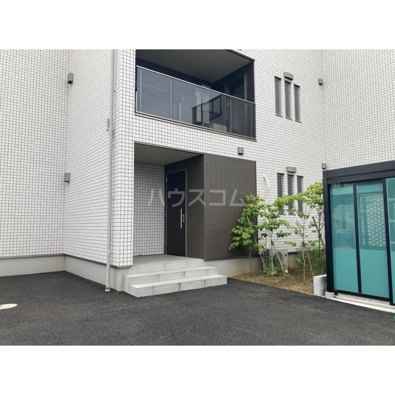 20/30 エントランス