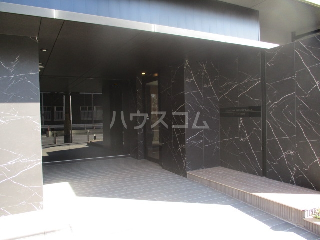 21/23 エントランス