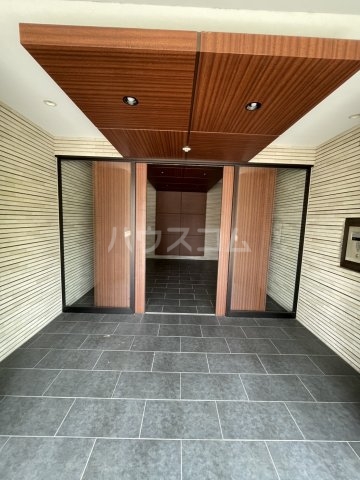 2/4 エントランス