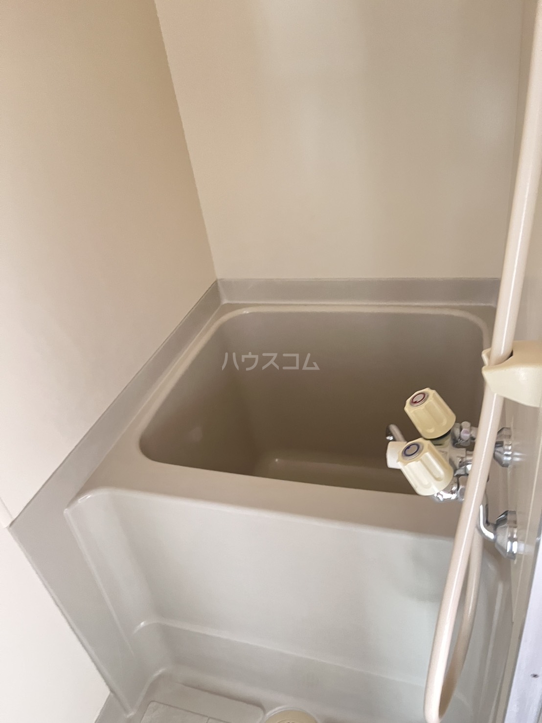 16/19 エントランス