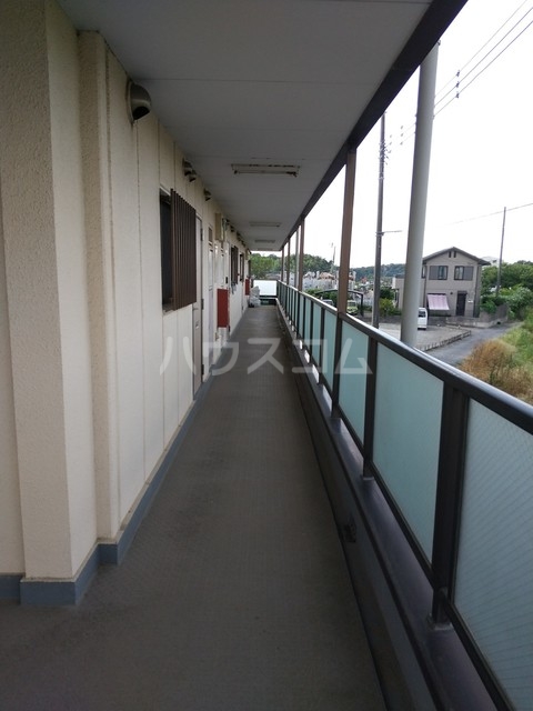 25/30 エントランス