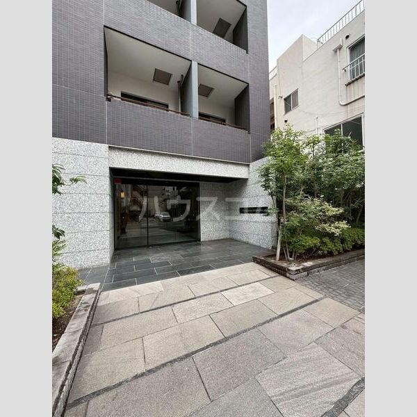 2/3 エントランス