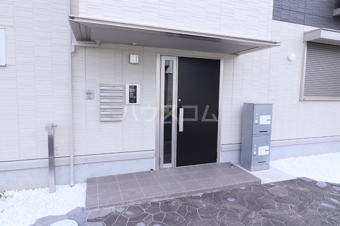 18/25 エントランス