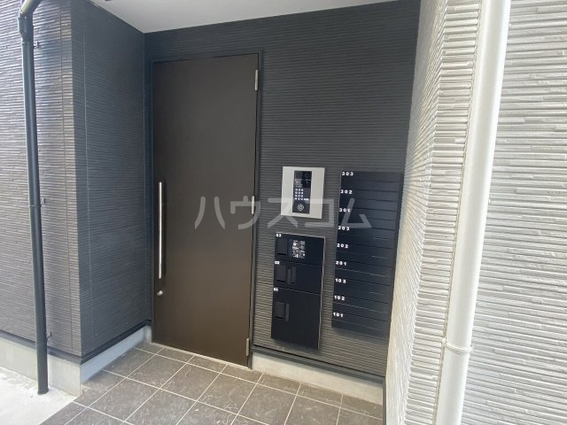 22/30 エントランス