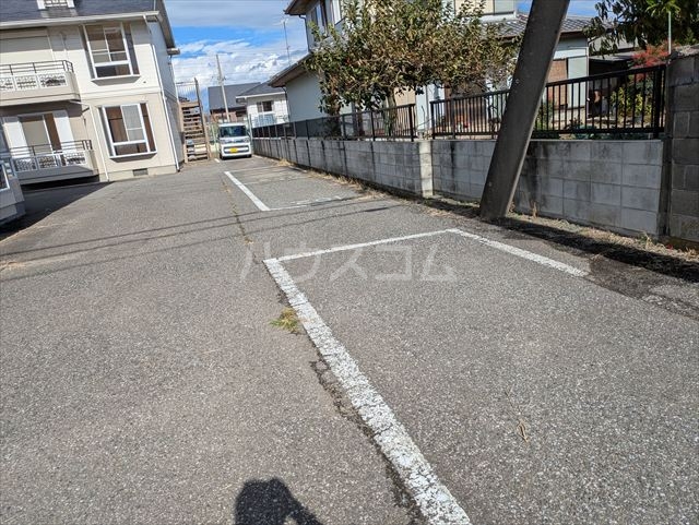 21/28 駐車場