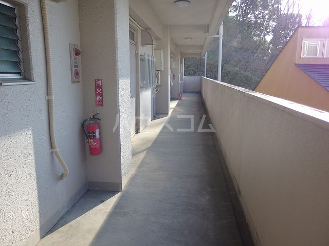 21/30 エントランス