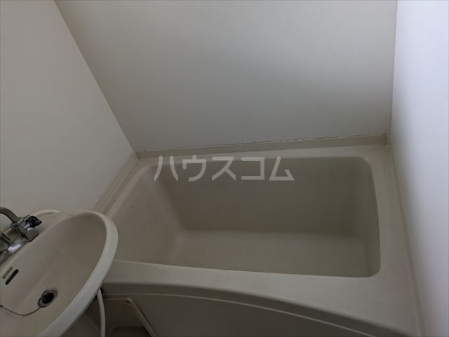 13/30 浴室