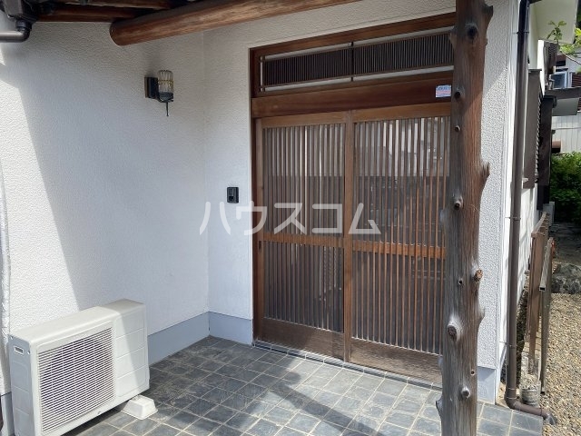 19/30 エントランス