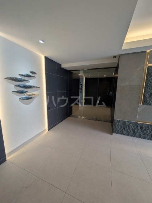 26/30 エントランス