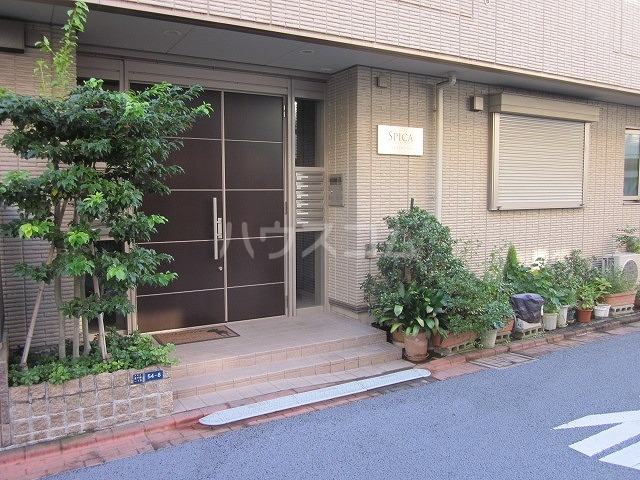 19/23 エントランス