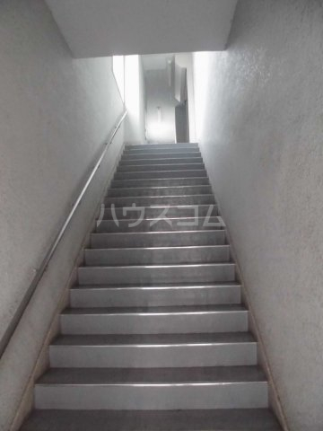 17/25 エントランス