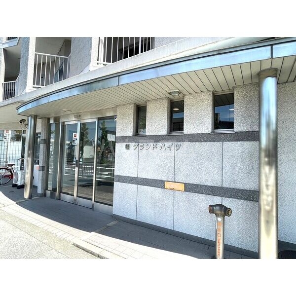 16/25 エントランス