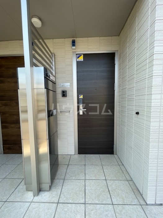 21/30 エントランス