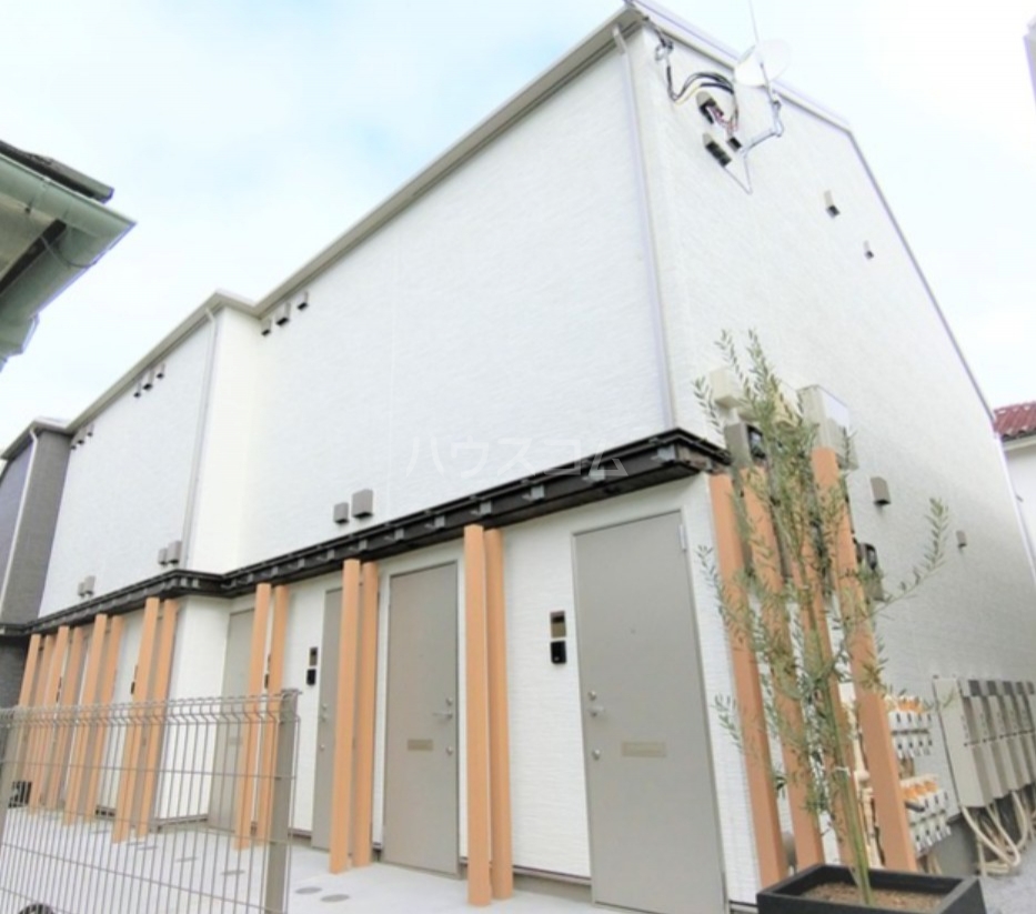 13/19 エントランス