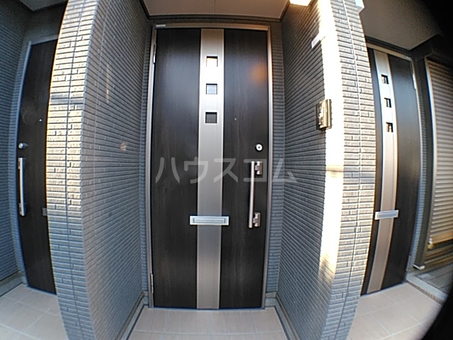 21/30 エントランス