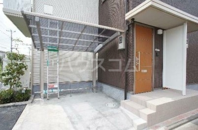 26/30 エントランス