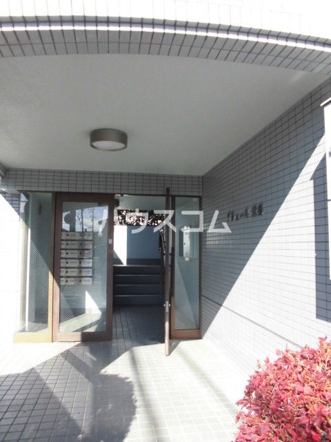 25/28 エントランス