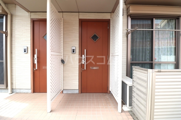 16/25 エントランス