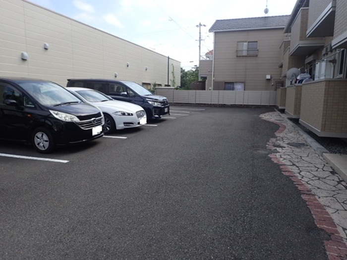 14/17 駐車場