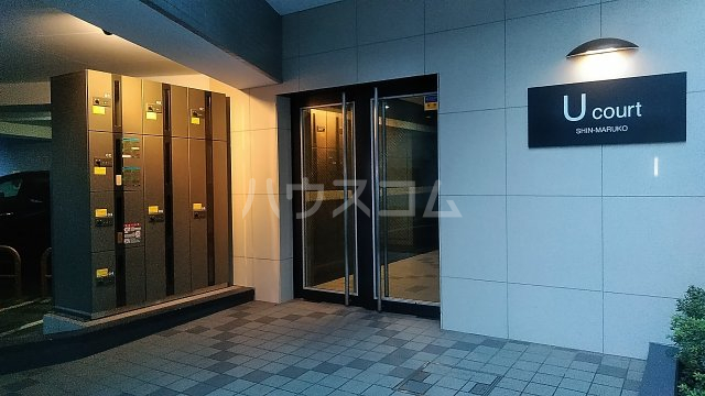 21/30 エントランス