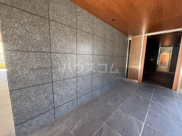 25/30 エントランス