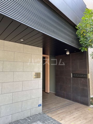 26/30 エントランス