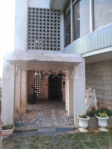 14/18 エントランス