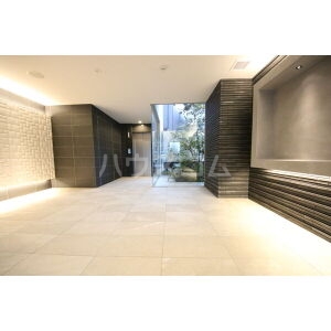 14/15 エントランス