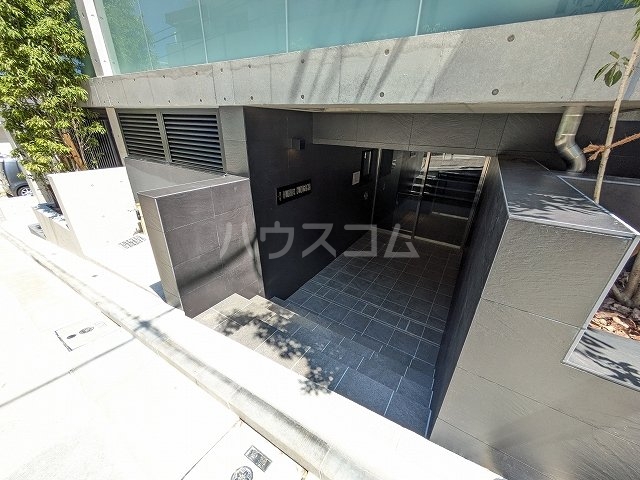 21/29 エントランス