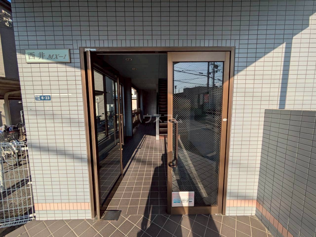 19/26 エントランス