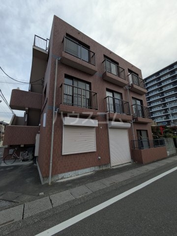 28/30 エントランス