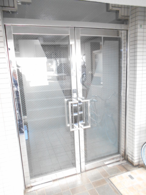 22/30 エントランス