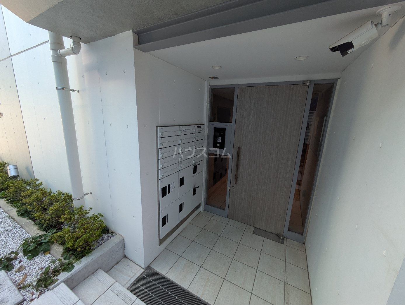 25/26 エントランス