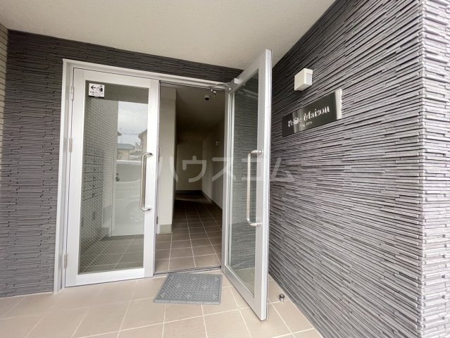 18/21 エントランス