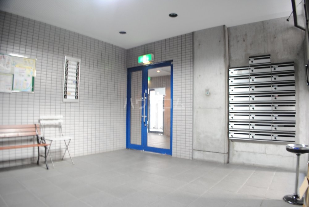 22/30 エントランス