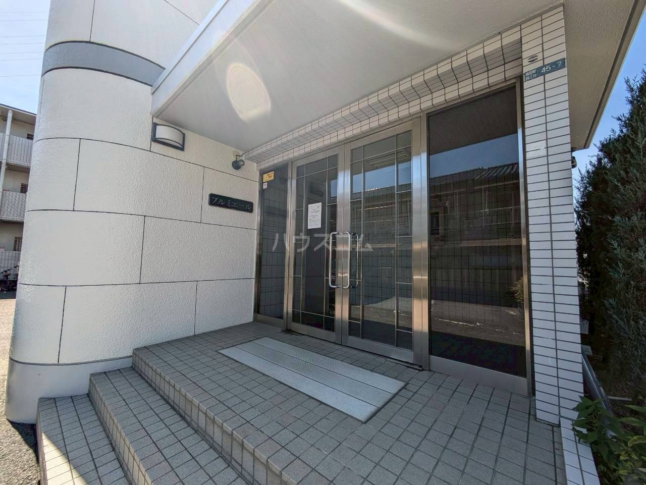 2/4 エントランス