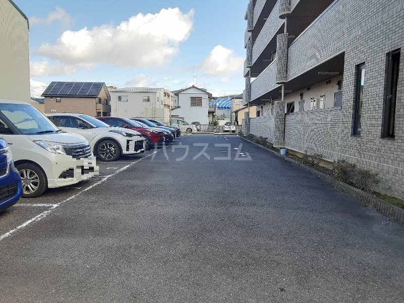 26/30 駐車場