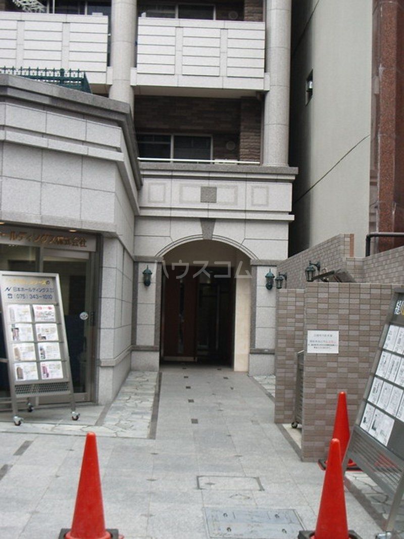 15/15 エントランス