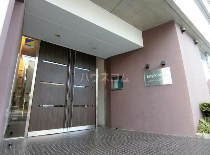 18/27 エントランス