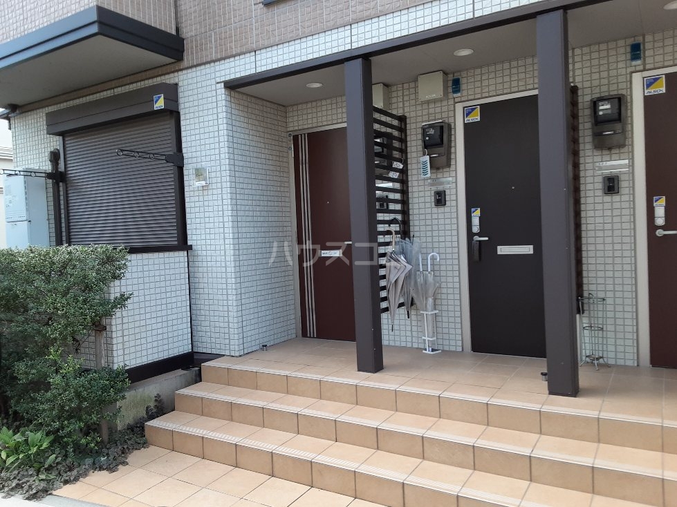 21/25 エントランス