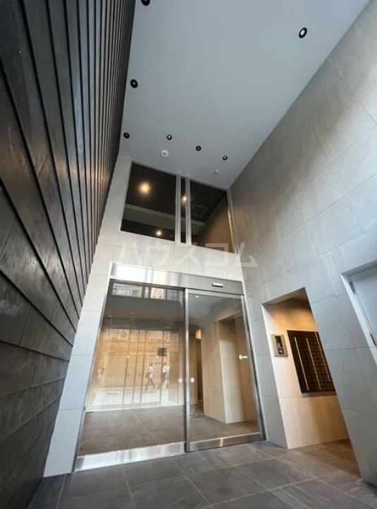 20/26 エントランス