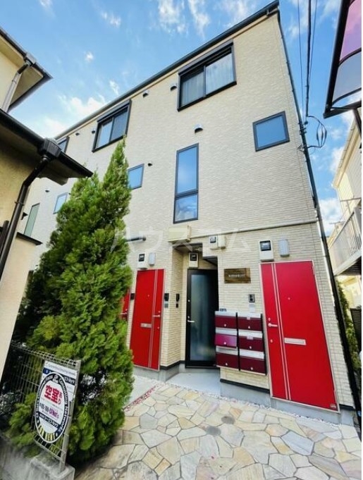 16/27 エントランス