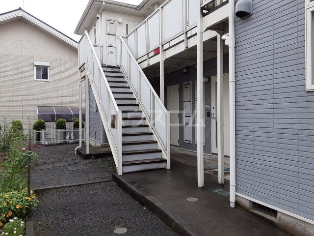 22/23 エントランス