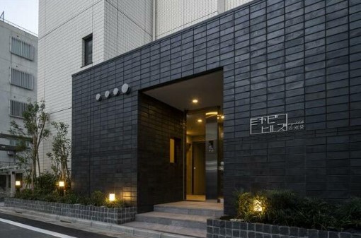 25/28 エントランス