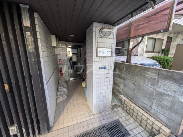 28/30 エントランス