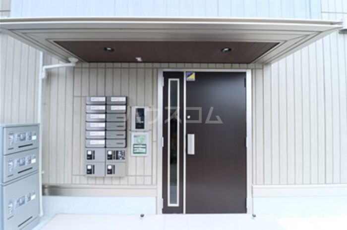 17/19 エントランス