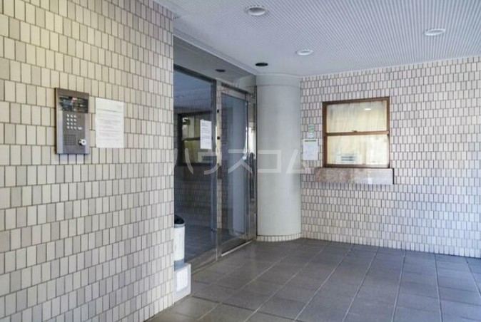 15/26 エントランス